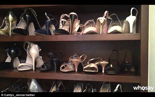 Bố kim kardashian khoe tủ giày khủng không thua con gái