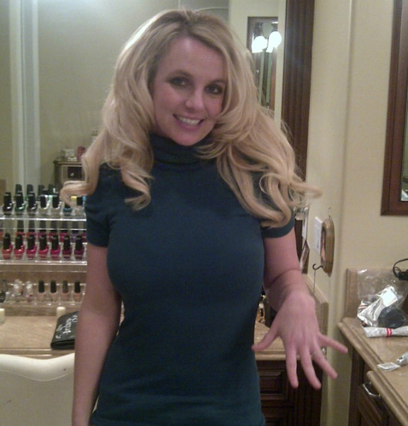 Britney spears xuất hiện già nua khó tin