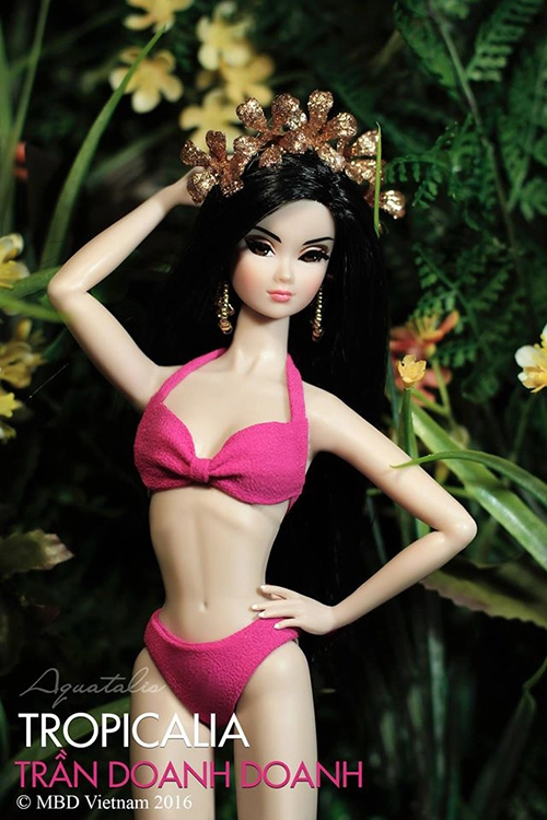 Búp bê mặc bikini rực rỡ thi hoa hậu