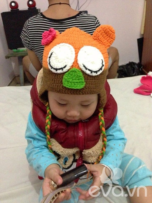 Các mẹ rộ trào lưu đan móc váy áo cho con