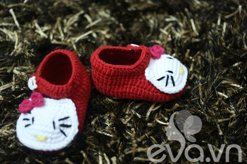 Các mẹ rộ trào lưu đan móc váy áo cho con