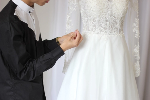 Cận cảnh váy cưới tâm tít sẽ mặc trong hôn lễ