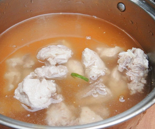 Canh kim chi củ cải nấu sườn