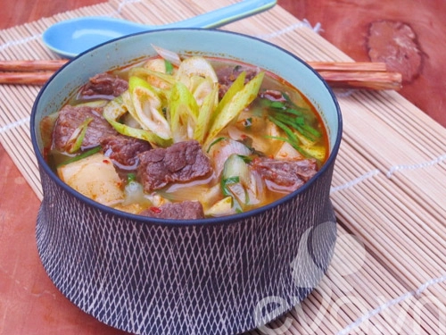 Canh kim chi thịt bò ngon miệng