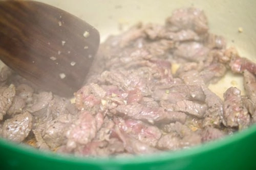 Canh thịt bò giá đỗ