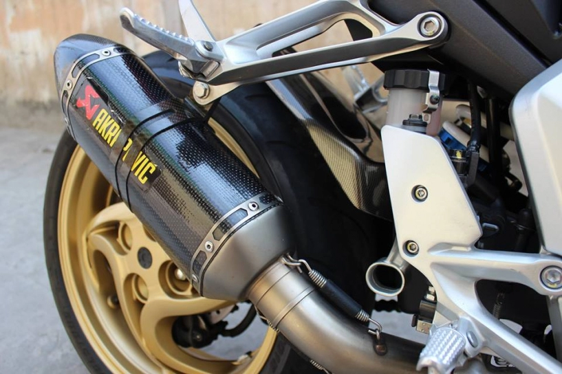 Cb1000r hrc độ pô akrapovic kèm mấy món rizoma