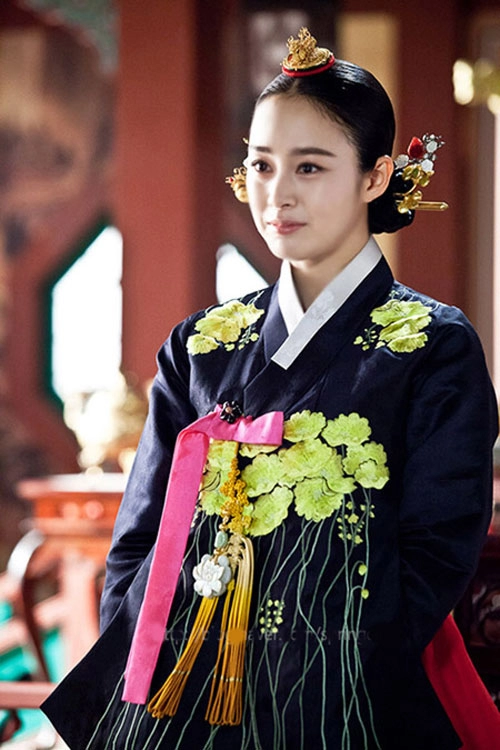 Chấm điểm sao hàn mặc áo hanbok truyền thống