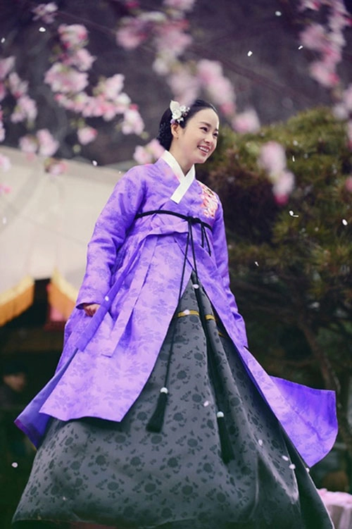 Chấm điểm sao hàn mặc áo hanbok truyền thống