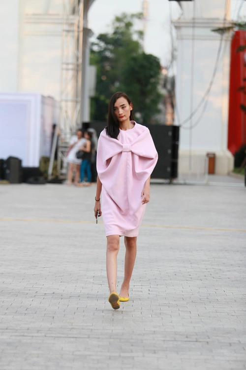 Chân dài miệt mài tập luyện cho đẹp fashion runway 3