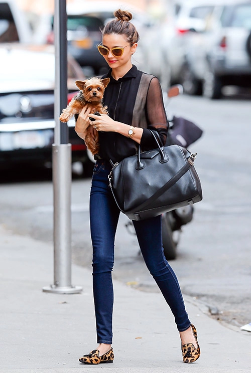 Chẳng mấy ai mặc denim đẹp như miranda kerr