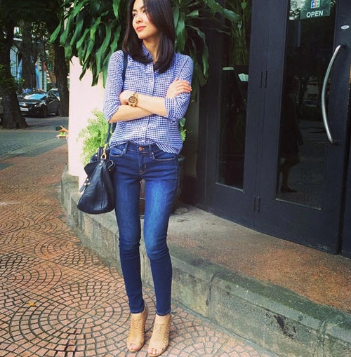 Chỉ quần jeans áo sơ mi hà tăng vẫn tỏa sáng