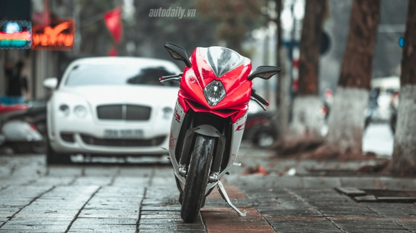 Chi tiết mv agusta f3 800 mẫu sportbike hàng hiếm tại hà nội