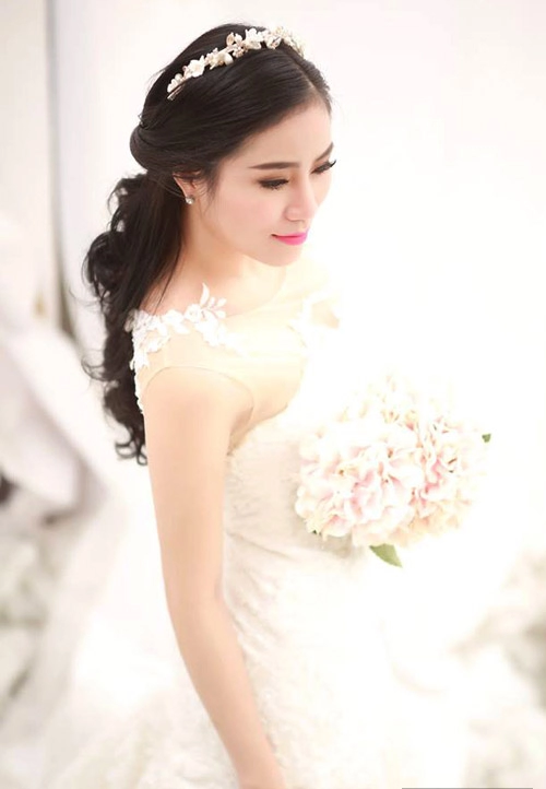 Chọn kiểu tóc dự tiệc quyến rũ như á hậu trúc phương