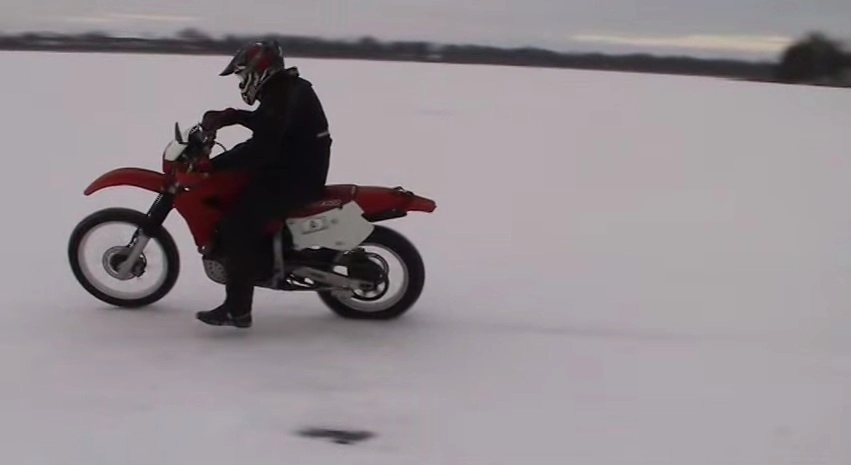 clip cách làm lốp xe để chạy được trên tuyết