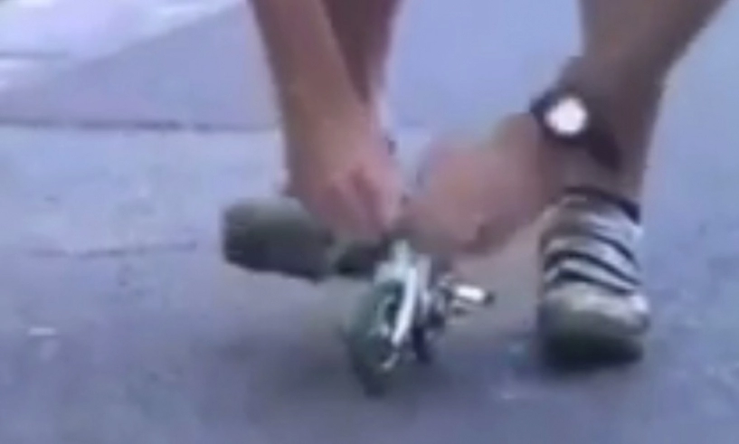 clip lái xe đạp mini to bằng lòng bàn tay