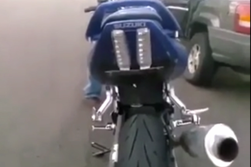 clip môtô có biển số bá đạo của biker tây