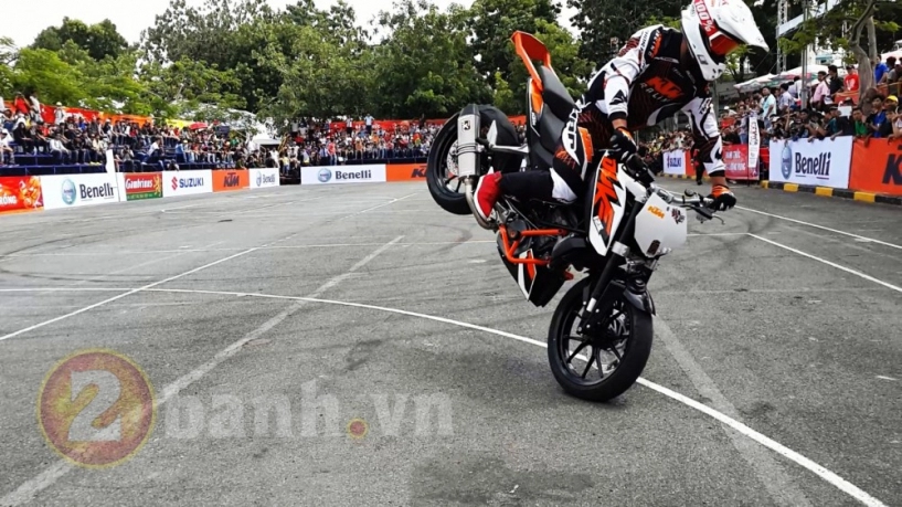  clip stunt ktm duke 125 tại vietnam motorbike festival 2014