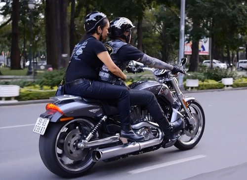 Cuộc hội tụ của gần 60 chiếc harley-davidson tại sài gòn