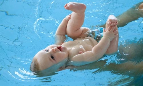 Dạy bơi cho trẻ yêu cầu của bộ bị chìm nghỉm
