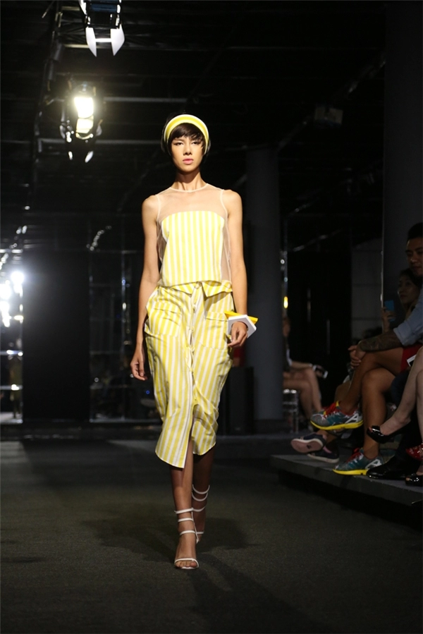 Diễm hương tái xuất sàn catwalk sau nghi án bí mật sinh con