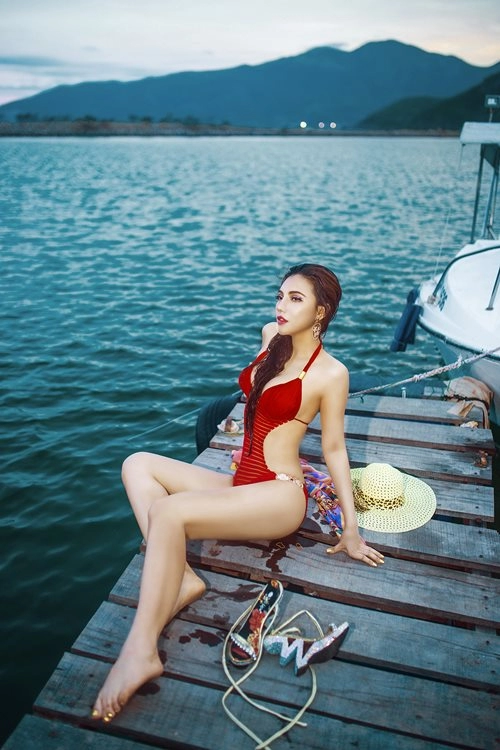 Diện bikini mùa hè đẹp như jenny nguyễn