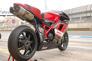 Ducati 1198r với bản độ mang tên 1260r