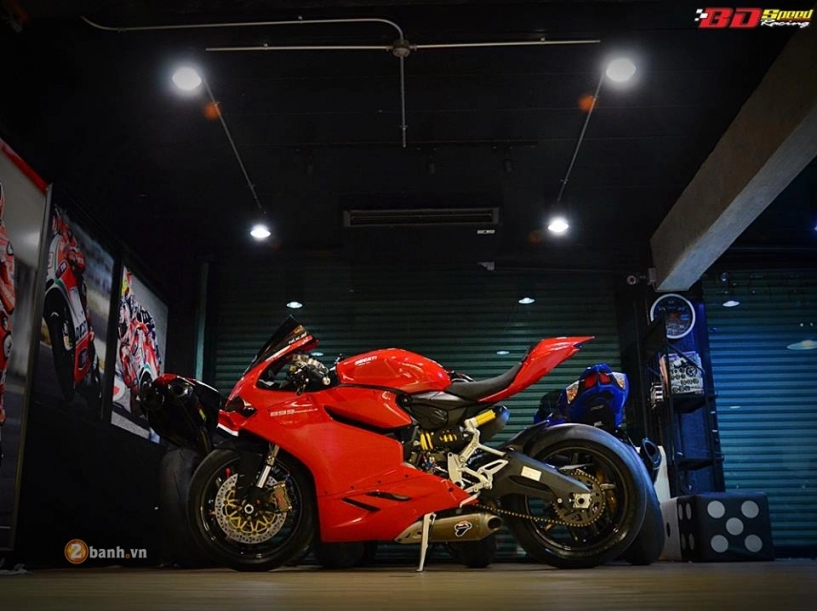 Ducati 899 panigale đầy tuyệt hảo cùng dàn option đắt tiền