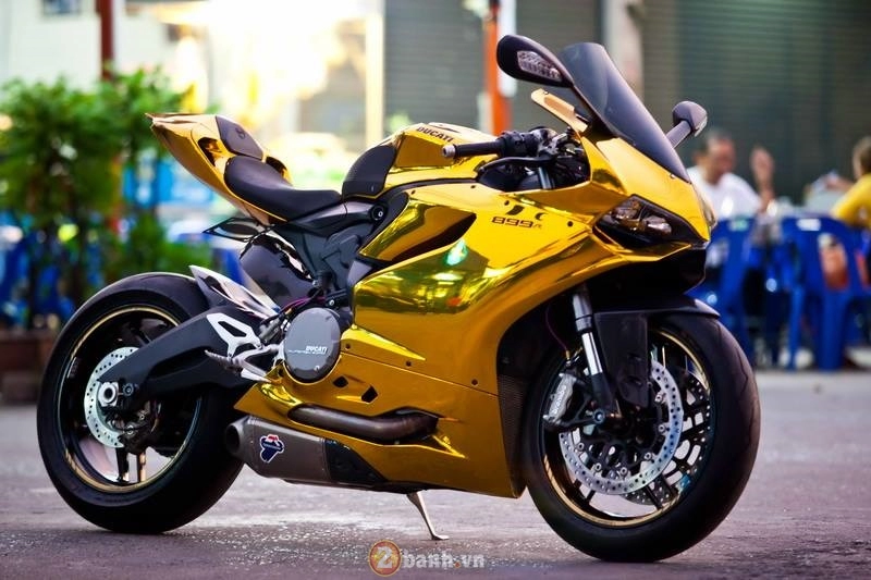 Ducati 899 panigale độc đáo với phiên bản vàng chrome