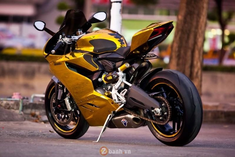 Ducati 899 panigale độc đáo với phiên bản vàng chrome