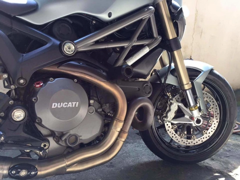 Ducati monster 1100 nhám mờ mạnh mẽ
