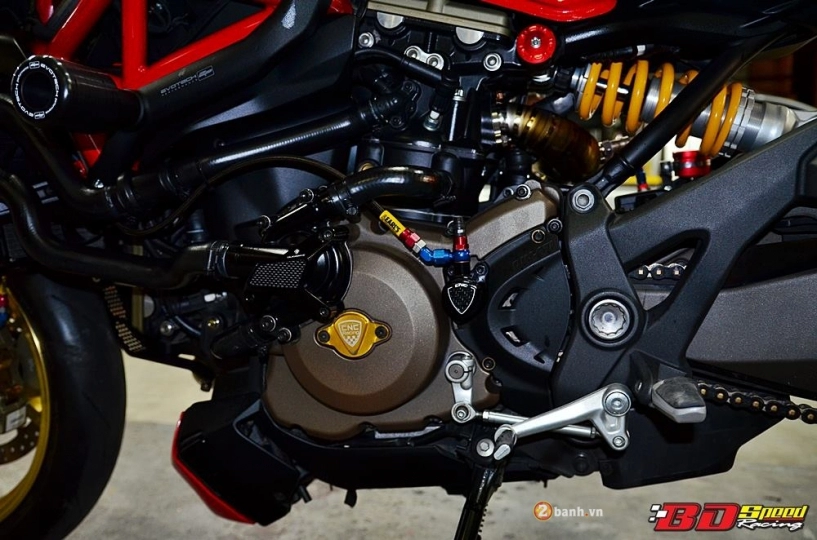 Ducati monster 1200s mượt mà với dàn đồ chơi hàng hiệu