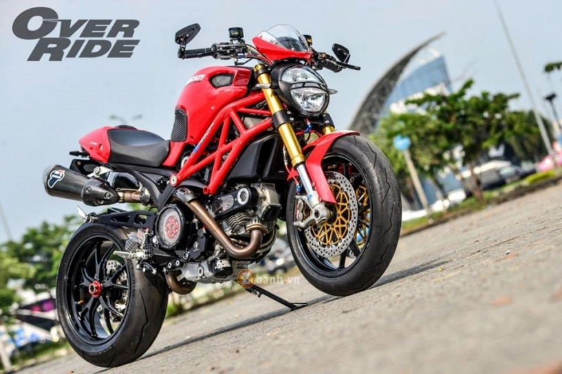 Ducati monster 796 bóng bẩy với một loạt đồ chơi khủng