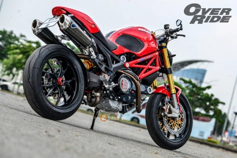 Ducati monster 796 bóng bẩy với một loạt đồ chơi khủng