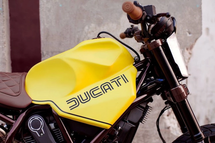 Ducati scrambler độ độc đáo với phong cách tracker trần trụi