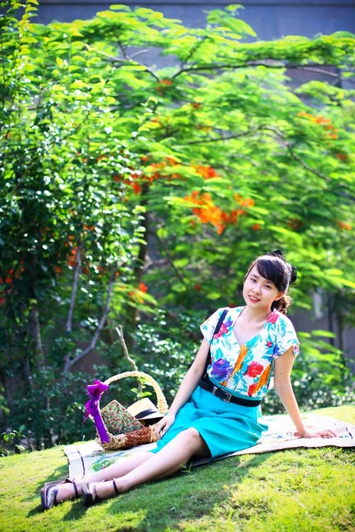 Eva đẹp cô nàng cổ điển mê picnic