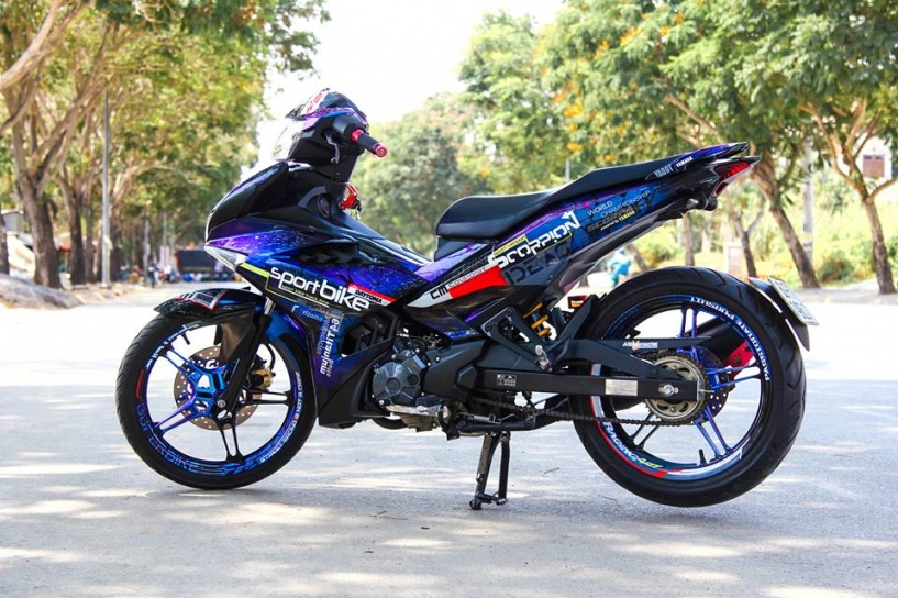 Exciter 150 sơn tem đấu chuyển màu của biker đồng nai