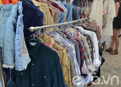 Flea market điểm đến của tín đồ mê mua sắm