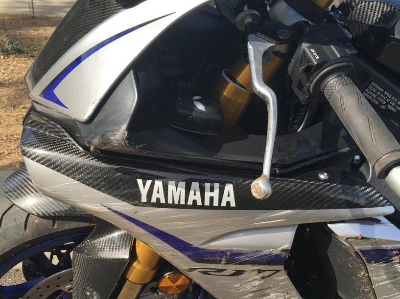 Giảm xóc ohlins trên yamaha r1m gãy ngang khi đang vận hành