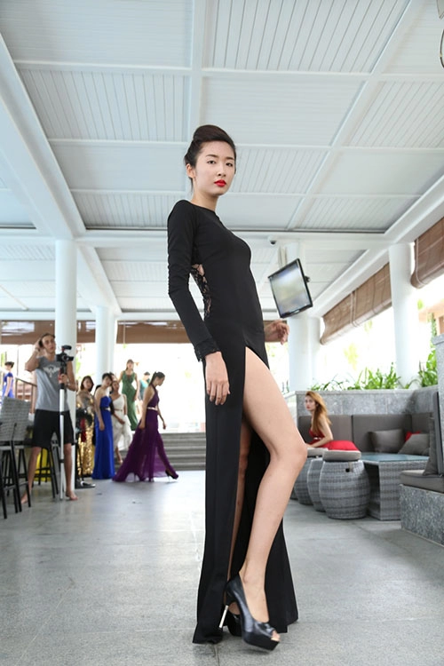 Hậu trường luyện catwalk của elite model look