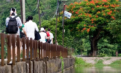 Hồ quan sơn - tiên cảnh sát rạt hà nội bạn phải đến thử