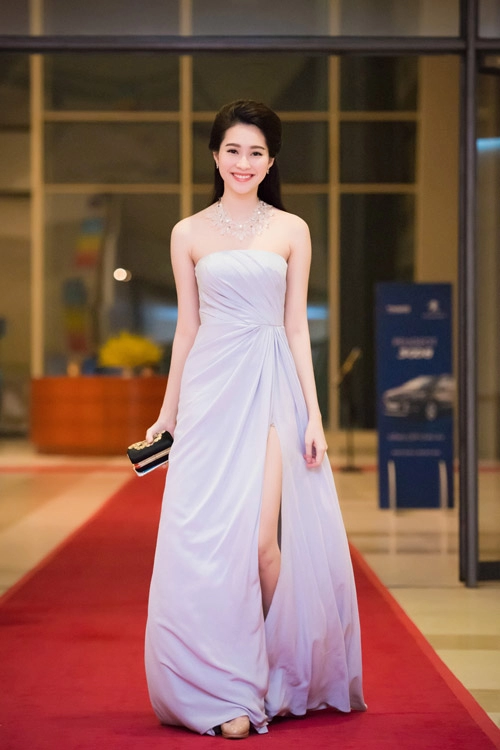 Hoa hậu đặng thu thảo xinh như tiên nữ giáng trần