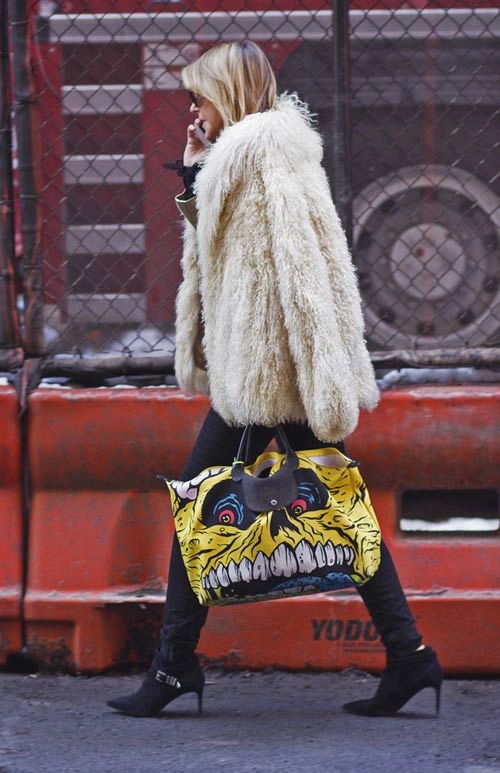 Hoàng thùy lọt top 28 street style ấn tượng tại jeremy scott