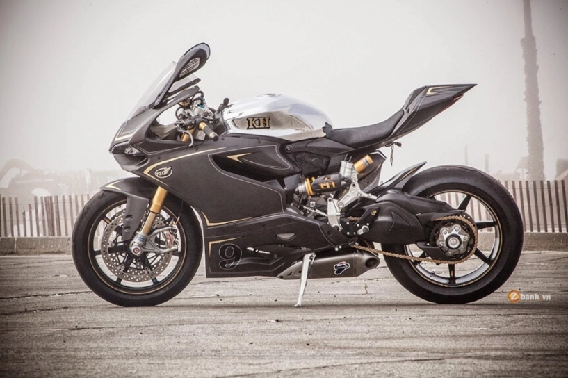 Hút hồn với ducati 1199 panigale s độ cực chất từ roland sands