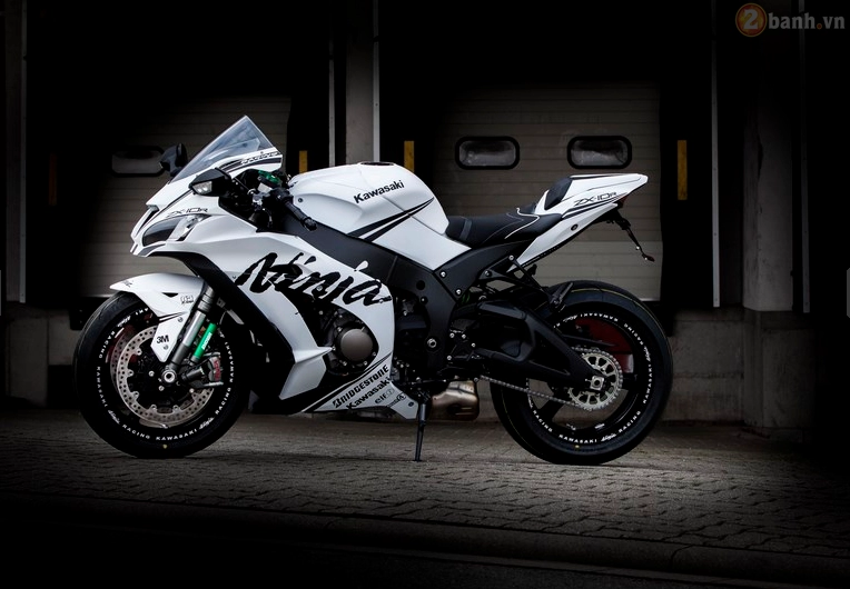 Kawasaki ninja zx-10r 2016 đầy phong cách trong bản độ white matt