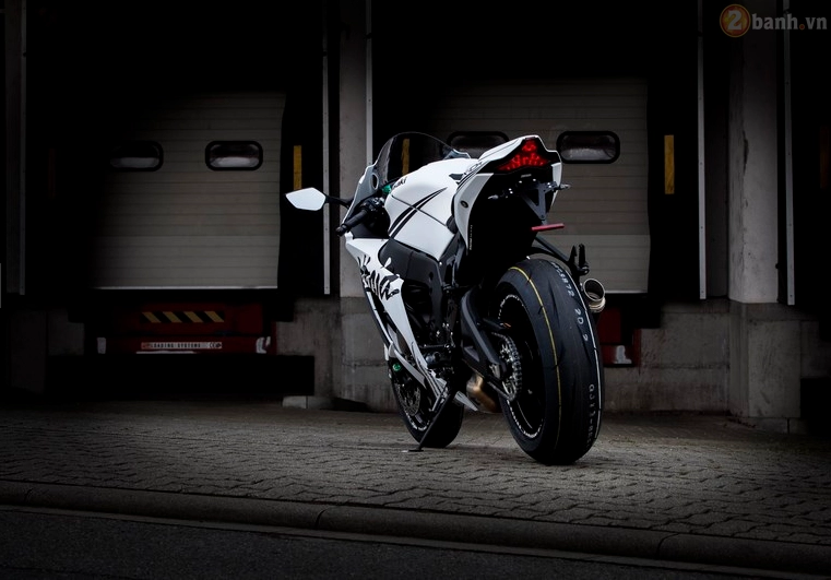 Kawasaki ninja zx-10r 2016 đầy phong cách trong bản độ white matt