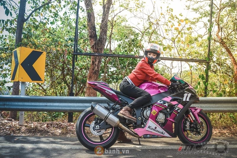 Kawasaki ninja zx-10r 2016 màu hồng nổi bật của nữ biker