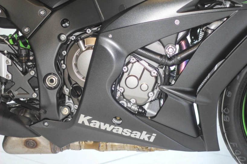 Kawasaki ninja zx-10r 2016 phiên bản đen mờ về việt nam