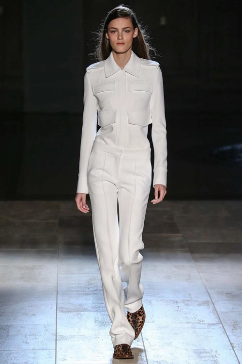 Khoảng trống mùa xuân trong bst victoria beckham 2015