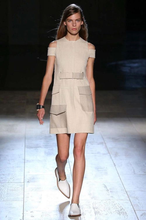 Khoảng trống mùa xuân trong bst victoria beckham 2015