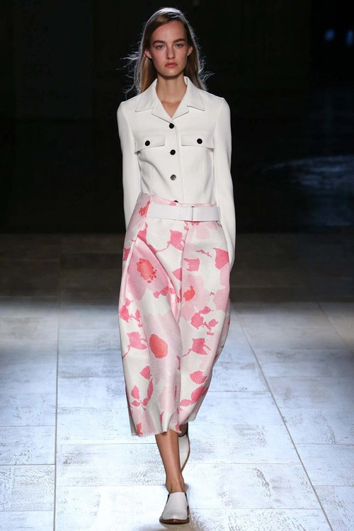 Khoảng trống mùa xuân trong bst victoria beckham 2015